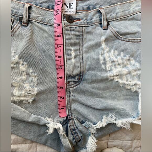 RARE Revolve X One Teaspoon Light Wash Hawks Cheetah Distressed Denim Shorts -30 - Picture 6 of 12